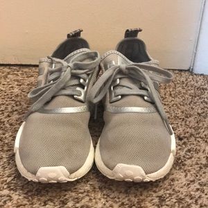 Adidas MND XR1 gray, white & silver